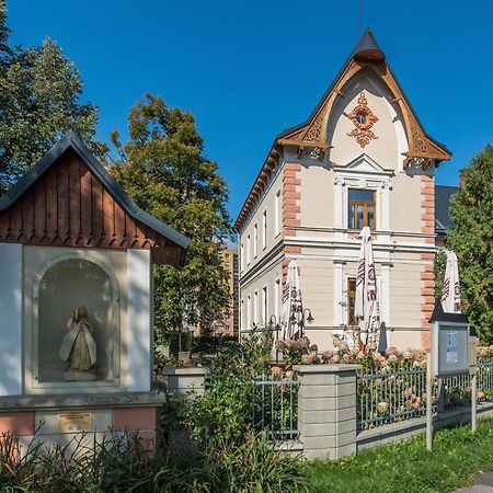 Penzion Vila Machů Kopřivnice Exterior foto