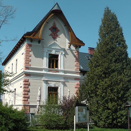 Penzion Vila Machů Kopřivnice Exterior foto