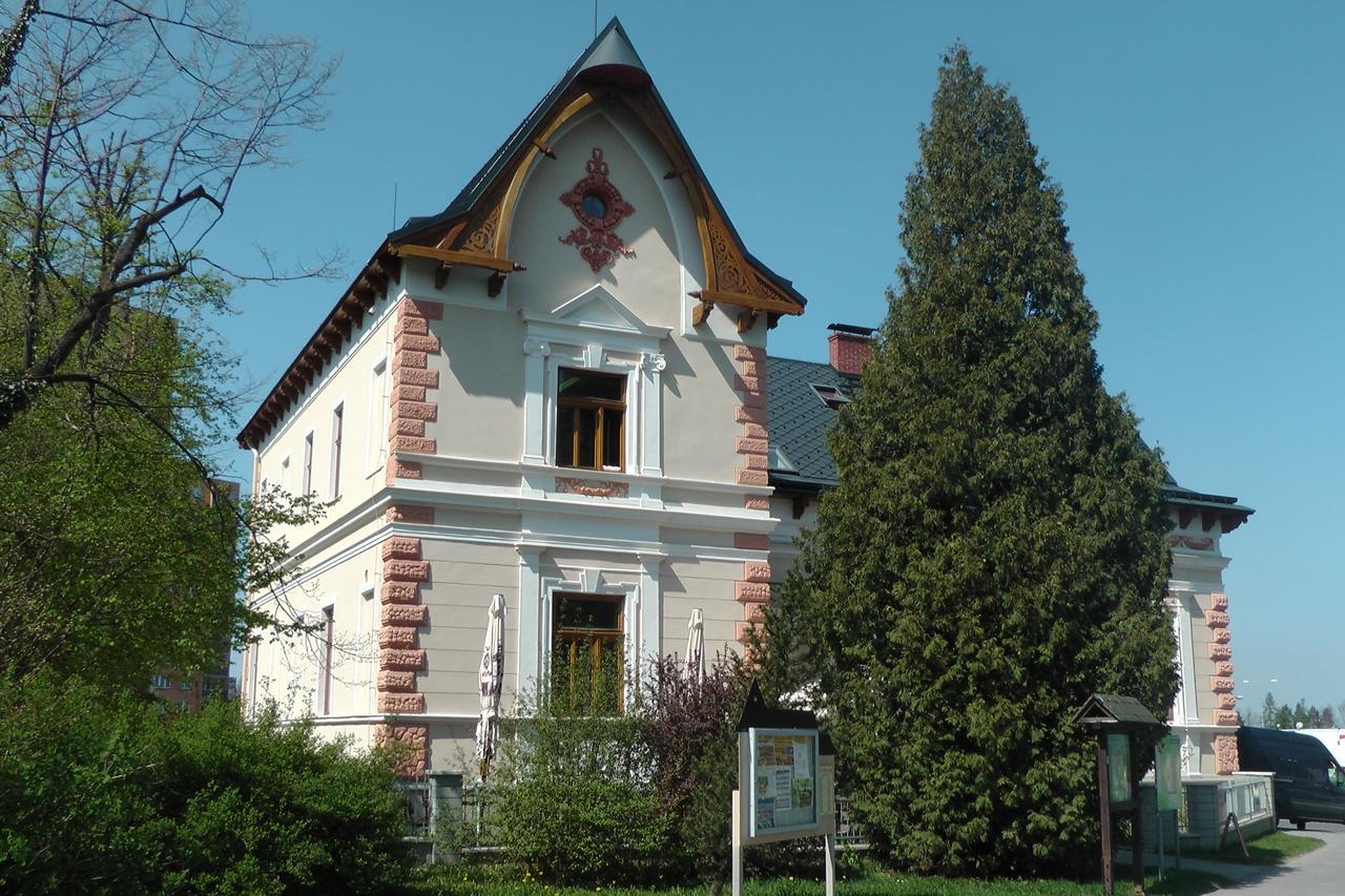 Penzion Vila Machů Kopřivnice Exterior foto